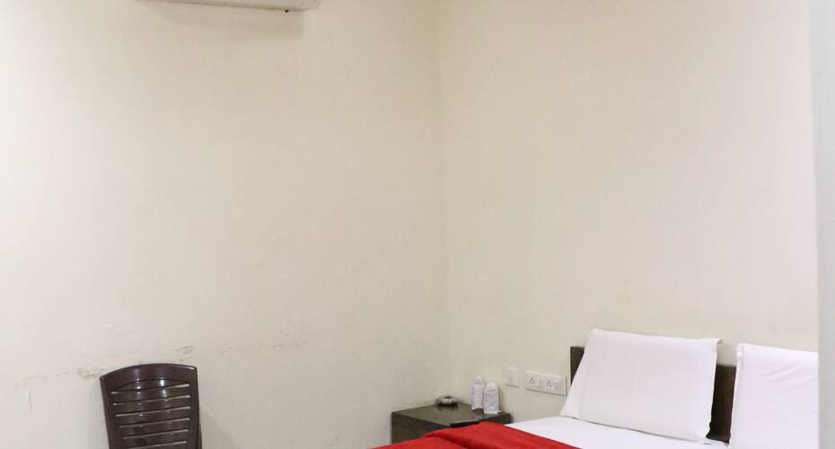 Hotel R S, Nagpur 5